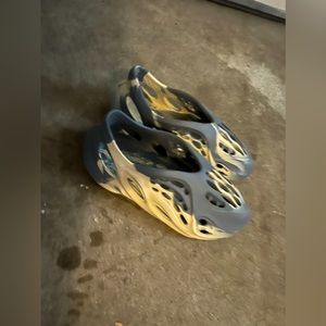 Yeezy foam runners